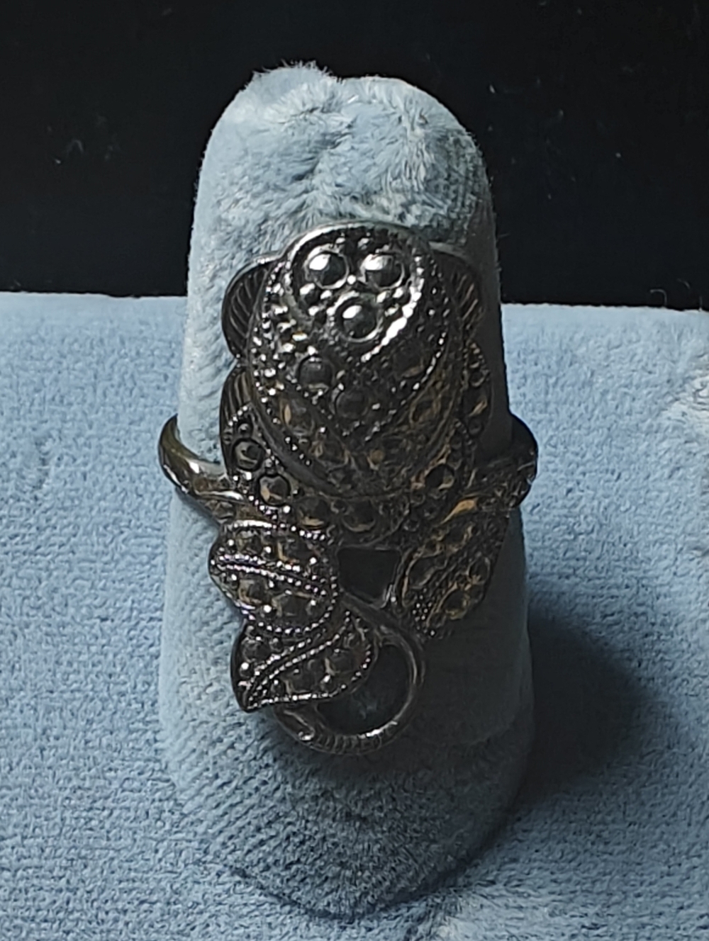 Filigree Leaf Statement Ring - Silver Tone